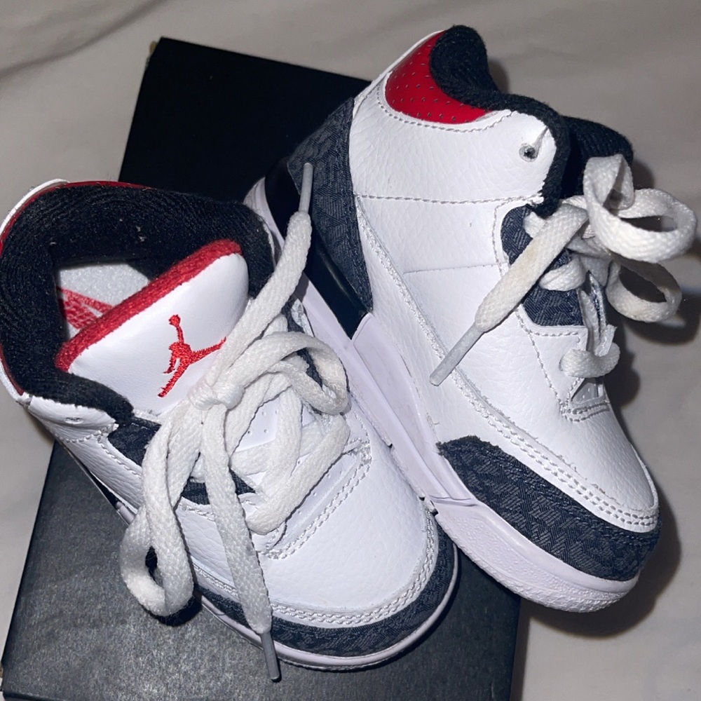 Jordan Retro 3 Toddler 6c